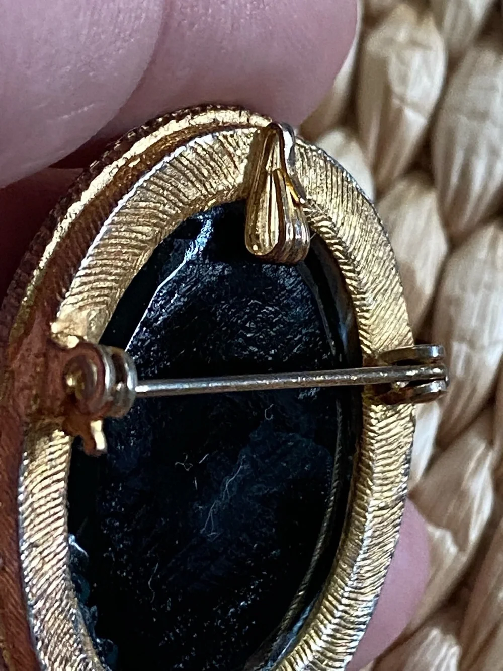 VTG 60s Black Glass Cameo Brooch Pendant Victorian Revival Gold Tone Rope Trim